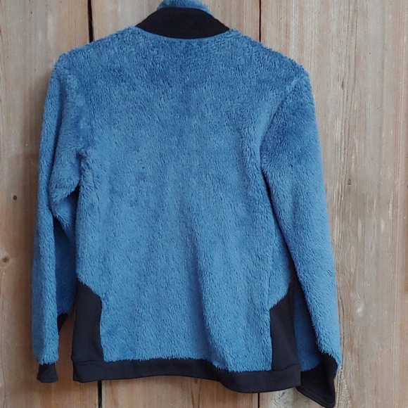 Mountain Hardware Blue fluffy fur sweater - Picture 4 of 4